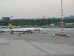 Condor 757-300...on loooooong bird