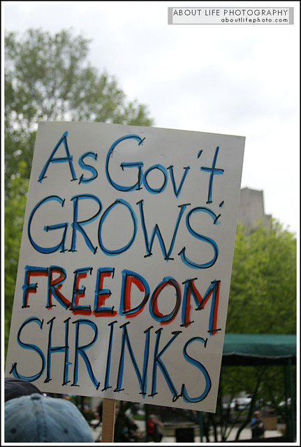 2009-04-15 GSO Tax Day Tea Party 03