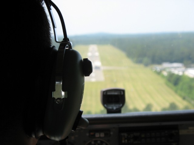 on final approach into KIGX
